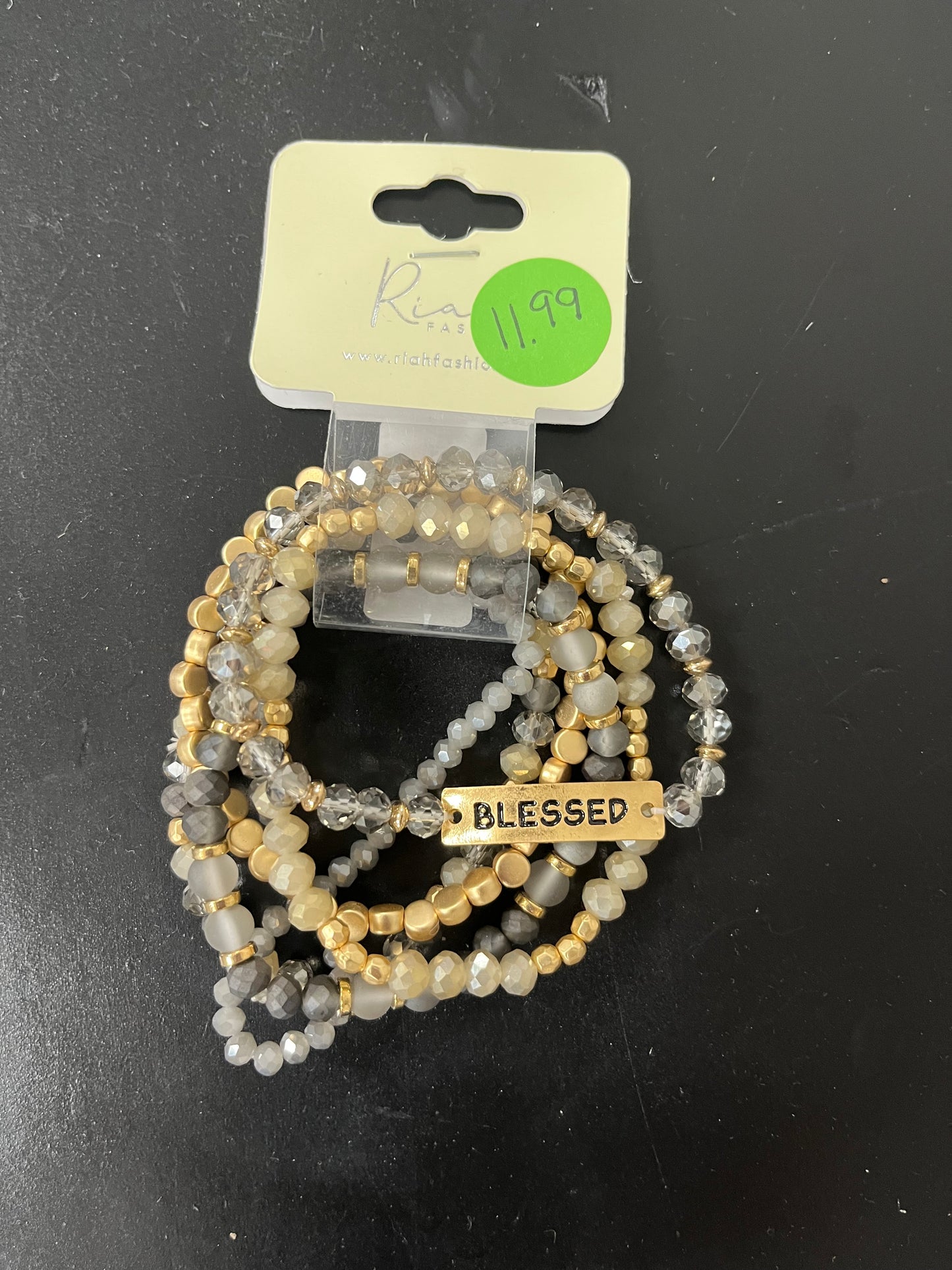 Riah Fashion Jewelry