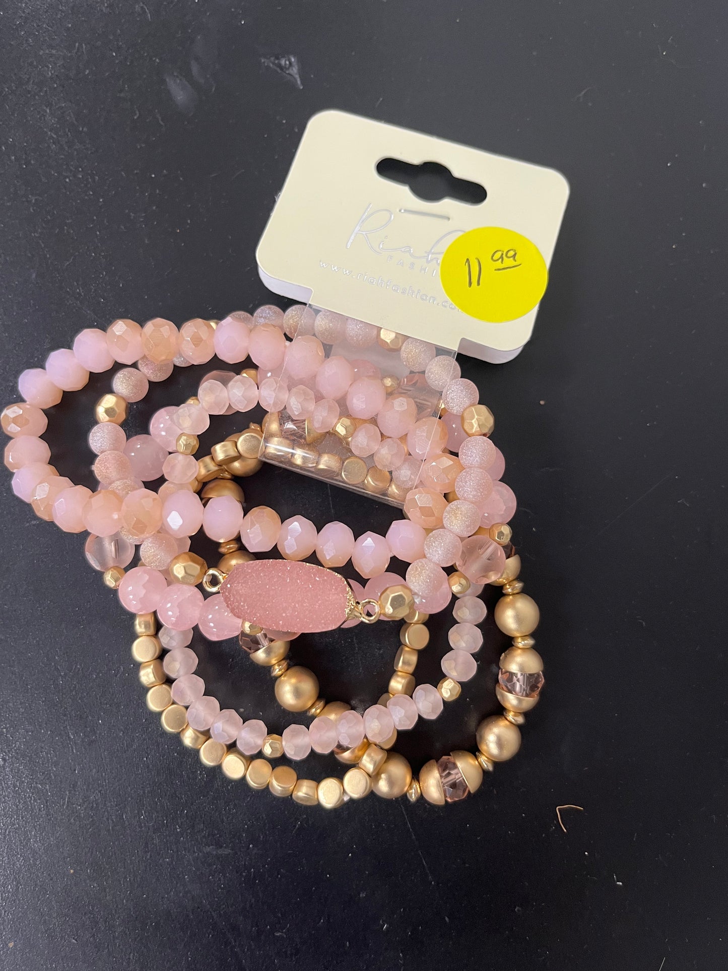 Riah Fashion Jewelry