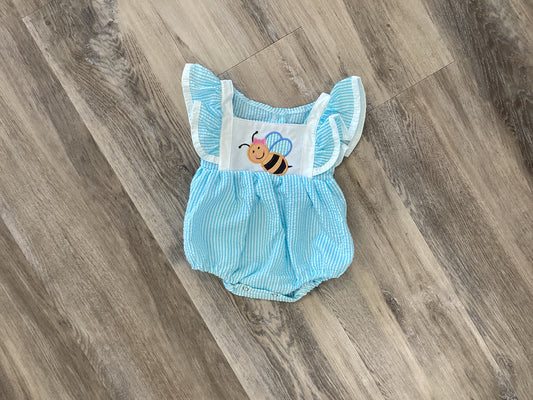 Girls bee bubble
